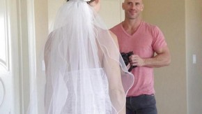 Свадебный фотограф выебал красивую невесту, пока ее муж отошел по делам